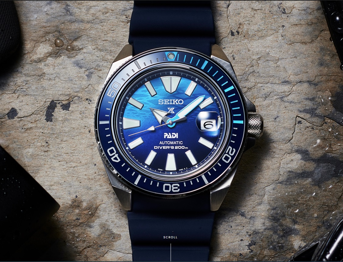 Odkryj zegarek męski Seiko Prospex Diver Samurai Automatic Padi Special Edition SI SRPJ93K1 z mechanizmem automatycznym oraz niebieską tarczą inspirowaną powierzchnią wody na pasku