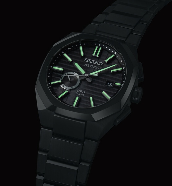 Zegarek męski Seiko Astron SI SSJ015J1 z czarną tarczą na tytanowej bransolecie